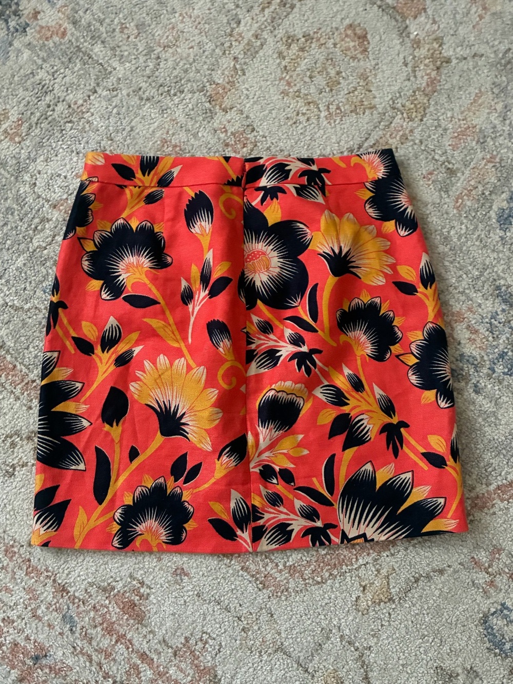J. Crew Coral Floral Mini Skirt with Black and Gold Accents Size 00 - Picture 6 of 6